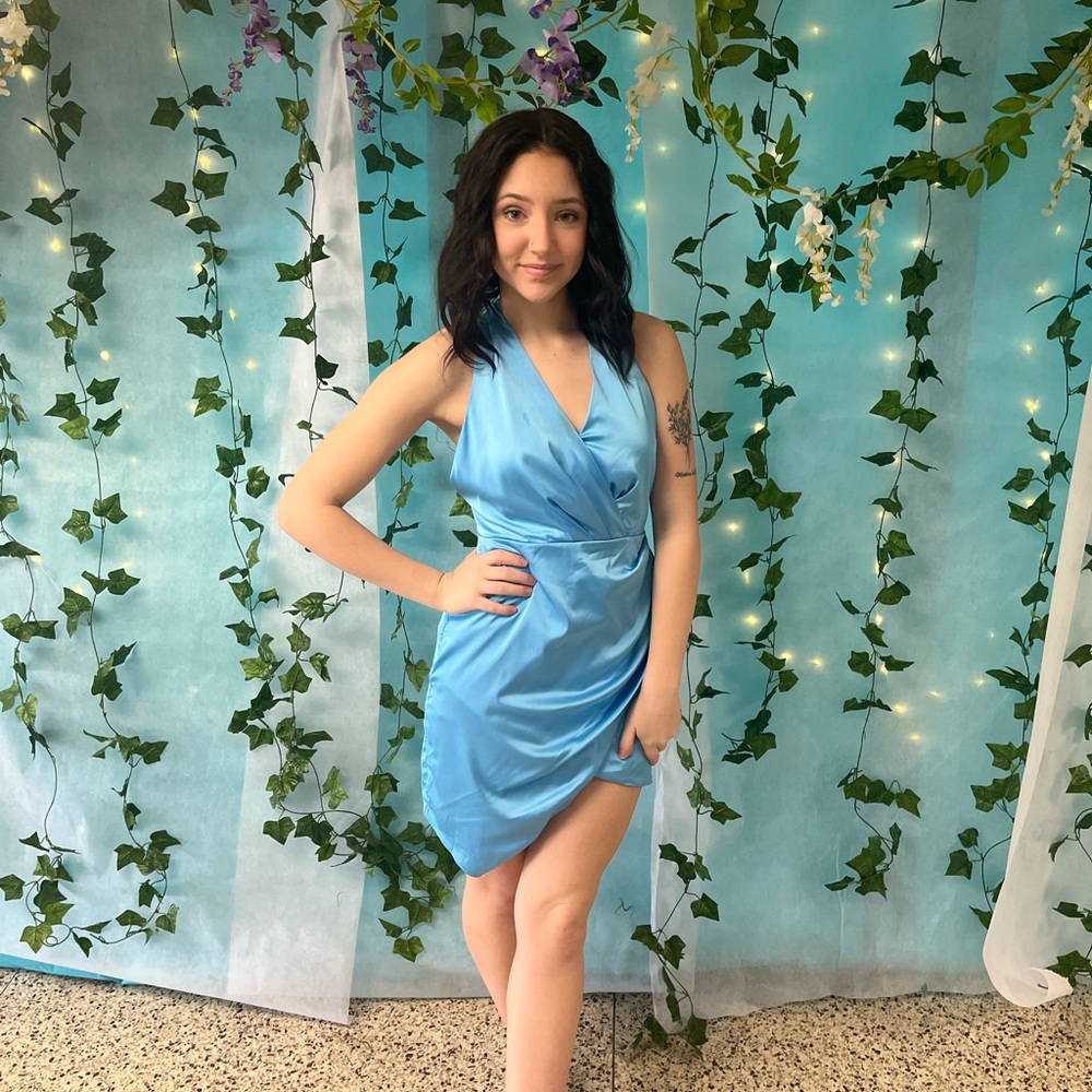 STUNNING light blue party dress! definitely a show stopper!
